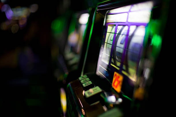 bosstoto login platform interface showing game categories and live-dealer tables